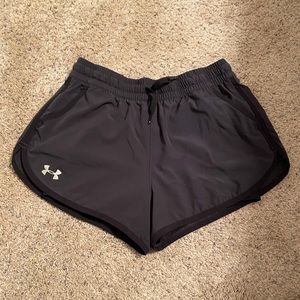 Women’s underarmour shorts black small